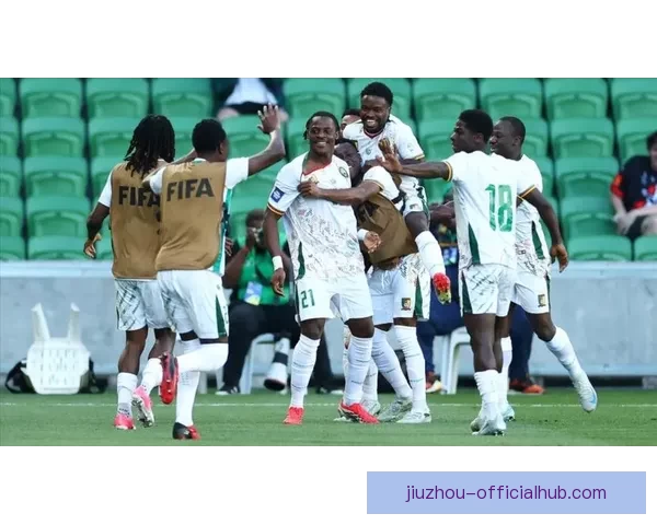 FIFA系列赛国足开局不利九分钟内连丢两球遭喀麦隆零封